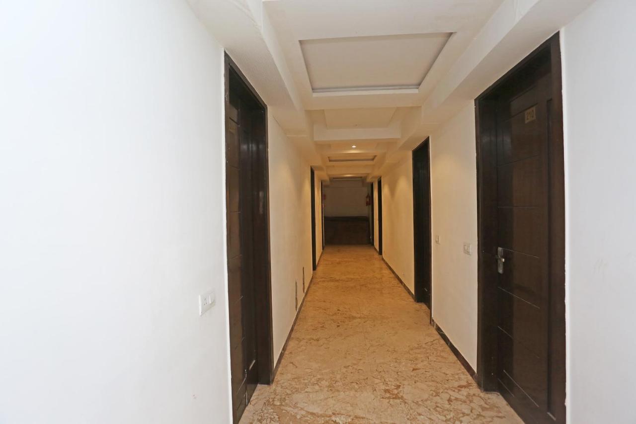 Oyo 18422 Central Grand Belanganj Esterno foto
